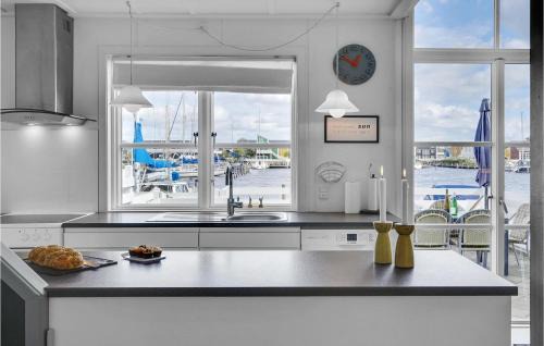 Øer Strand House | Hummeren 114: Family-Friendly Retreat with Private Pool