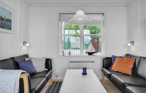 Øer Strand House | Hummeren 114: Family-Friendly Retreat with Private Pool