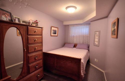 Clearwater House | Cozy Hummingbird Bed and Breakfast with Ocean Views