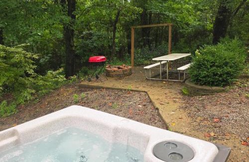 Bryant House | Hummingbird Cabin with a private hot tub