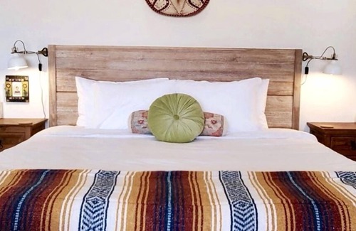 Nogales House | Experience HummingBird Casita: Pool, Spa & More Awaits