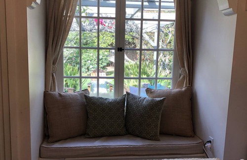 Coast Village House | Hummingbird Cottage Montecito: Ocean View and Spa Retreat