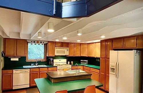 Galeton Cottage | Charming Hummingbird Hideaway: Family-Friendly Getaway