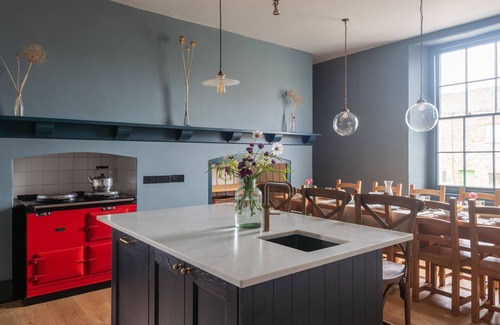 Newton Ferrers House | Hummingbird House: Oceanfront Cottage for 11 Guests