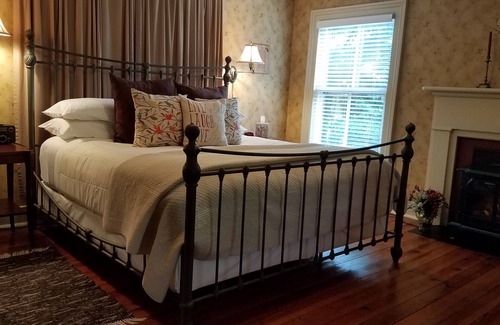 Goshen Bed & Breakfast | Eco-Friendly Hummingbird Inn: Guest Rated 9.8, Breakfast Included