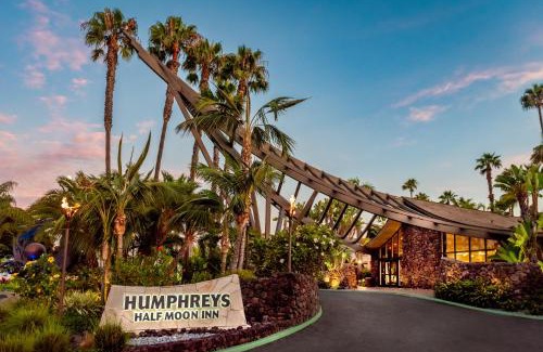 La Playa Hotel | Discover Humphreys Half Moon Inn: Poolside Relaxation Awaits