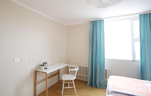 Hunavatnshreppur Hotel | Discover Hotel Húni: Family-Friendly with Pool & Hot Tub