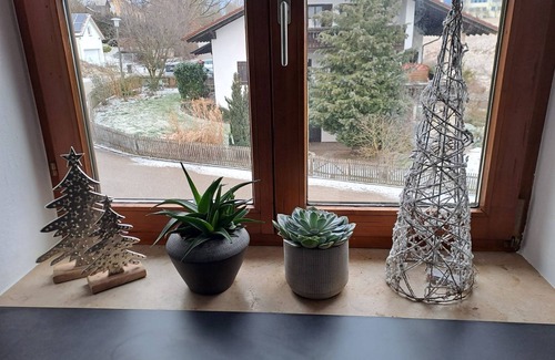 Schernfeld Apartment | Pet-Friendly Retreat: Family-Ready Apartment for 4
