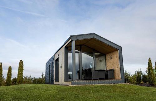 Markdorf House | Guest Rated 10/10: Hundweiler Hofheimat with Hot Tub & Kitchen
