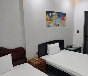 Dong Hoi Hotel | Budget-Friendly Hung Thinh Motel: Rated 9.1/10 & Family-Safe