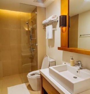 El Nido Hotel | Huni Lio: Oceanfront Retreat with Pool & High Ratings