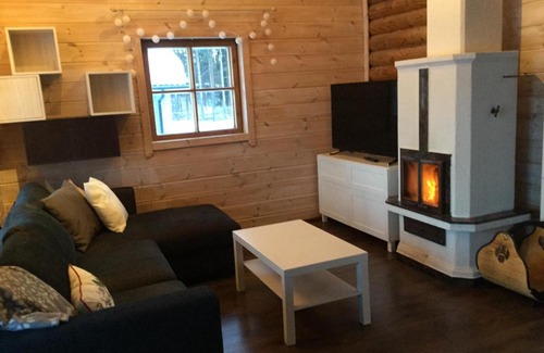 Sodankyla Villa | Guest Rated 9/10: Hunna Hosting with Hot Tub & Family Perks
