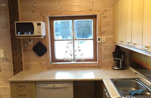 Sodankyla Villa | Guest Rated 9/10: Hunna Hosting with Hot Tub & Family Perks
