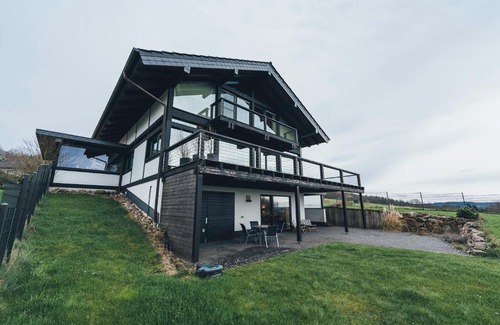 Bruschied Apartment | Scenic Hunsrück Valley View Apartment with Cedar SAUNA
