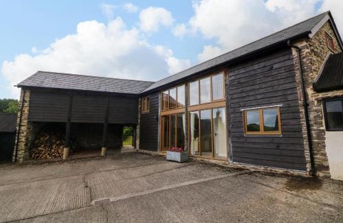 Brayford House | Discover Hunstone Barn: A Family-Friendly 4-Star Retreat