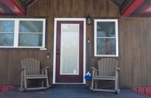 Peebles Cabin | Experience Tranquility at Hunter Lodge in Amish Country