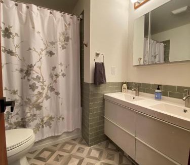 Hunter House | Discover Comfort at Hunter Mountain Sanctuary Hotel