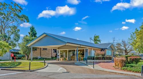 Raworth Hotel | Discover Hunter Oasis: Oceanfront Haven with Pool Access