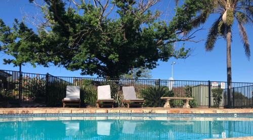 Raworth Hotel | Discover Hunter Oasis: Oceanfront Haven with Pool Access