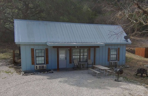 Concan Cabin | Unforgettable Stay at Hunter's Ridge Cabins - Rated 9.8