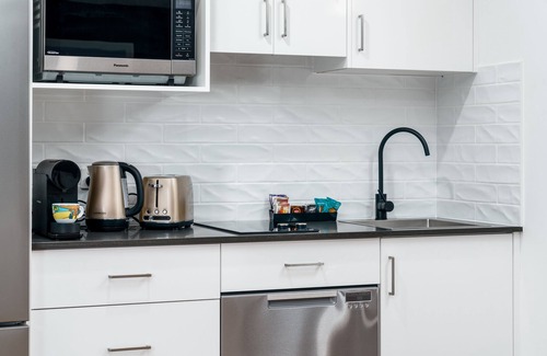 Maitland Apartment | Cozy Hunter Studios Maitland: Rated 9.6/10 with Breakfast
