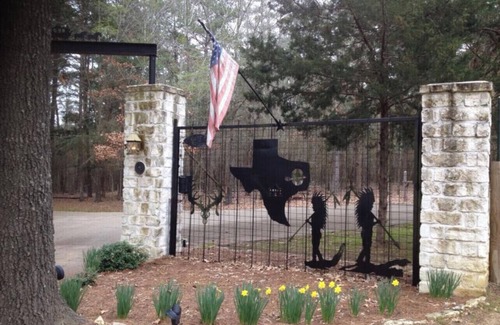 Woden Cottage | Explore Hunter Style Lodge in Scenic Game Refuge