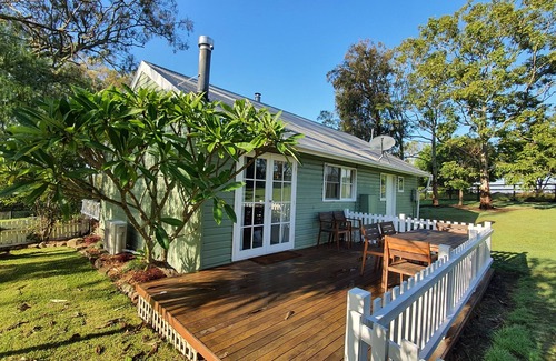 Rosebrook Cottage | Romantic Spa Cottage with Breathtaking Views in Hunter Valley