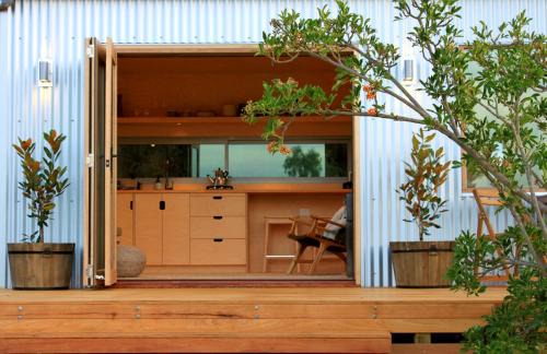 Pokolbin House | Top-Rated Hunter Valley Vineyard Cabin by Outpost Awaits