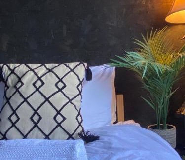 Ashford House | Hunters Cabin - Rustic farm stay