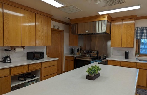 Hot Springs House | Spacious Hunters Lodge in Custer for 18 Guests