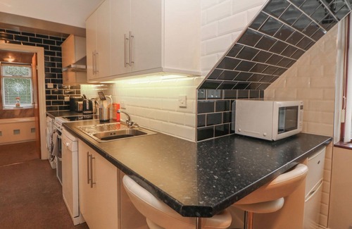 Stoke-on-Trent Cottage | Pet-Friendly Getaway at Hunters Moon Annexe - 10/10 Rated