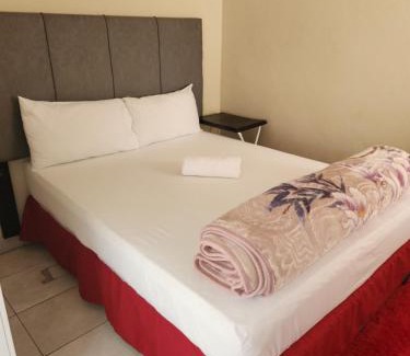 Mahikeng House | Budget-Friendly Hunters Nest Guest House in Mafikeng