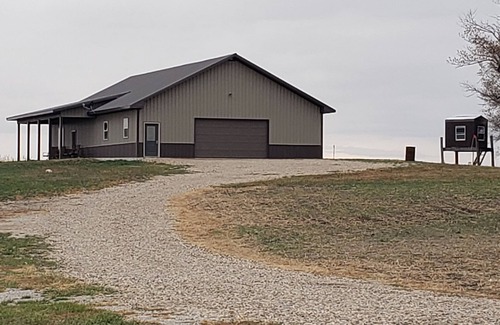 Clay County Cabin | Unforgettable Stay at Hunters Paradise Cabin with Ocean Views