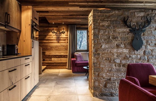 Soelden Apartment | Cozy Hunting Chalet - The Peak Sölden with Unique Amenities