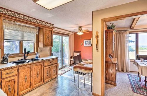 Mercer County House | Explore the Hunting & Fishing Lodge near Lake Sakakawea