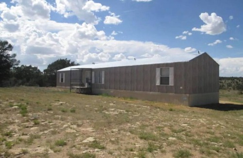 Whites City House | Unforgettable Hunting Party & Family Getaway Experience