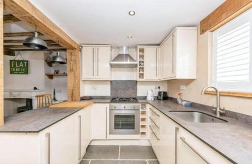Huntingdon Apartment | Cozy Samuel Pepys Cottage: Family-Friendly Retreat