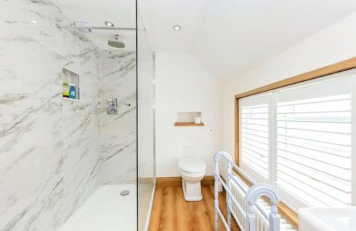 Huntingdon Apartment | Cozy Samuel Pepys Cottage: Family-Friendly Retreat