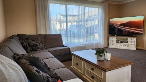 Hamilton House | Family-Friendly Stay at Huntington Honey - Rated 9.5/10!