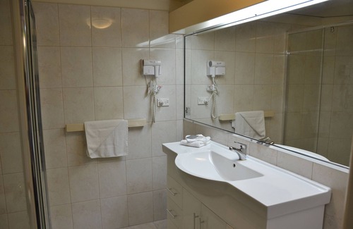 Casula Hotel | Relax at Hunts Hotel Liverpool with Pool & Family Amenities