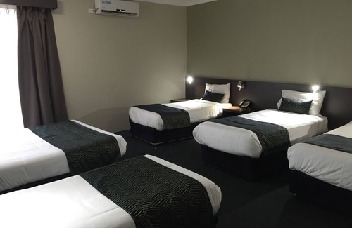 Casula Hotel | Relax at Hunts Hotel Liverpool with Pool & Family Amenities