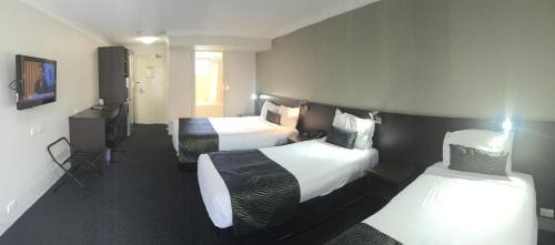 Casula Hotel | Discover Hunts Hotel Liverpool: Family-Friendly with Pool