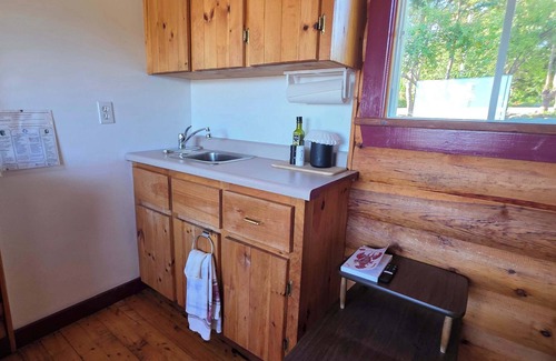 Hunts Point Cabin | Hunts Point 1-BR Coastal Retreat - Cottage # 6