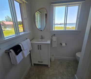 Hunts Point House | Hunts Point 1-BR Coastal Retreat - Cottage # 7