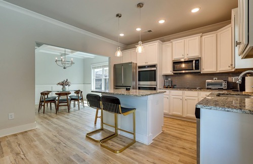 Huntsville House | Huntsville Oasis: Enjoy Basketball, Spa & Family-Friendly Stay