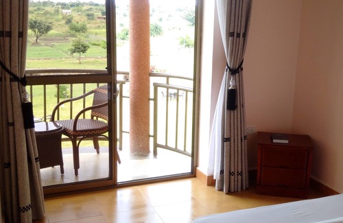Soroti Hotel | Top-Rated Hursey Resort Hotel with Family-Friendly Amenities