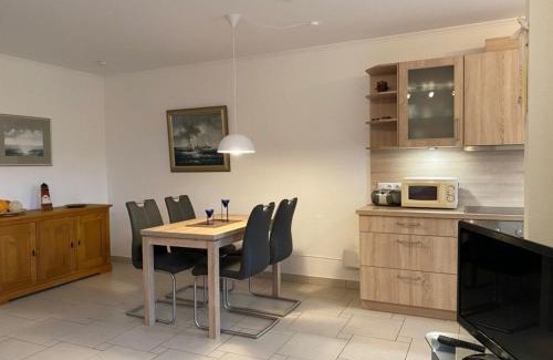 Busumer Deichhausen Apartment | Oceanfront Getaway at Hus op de Wurth Nr 9 - 4 Star Stay