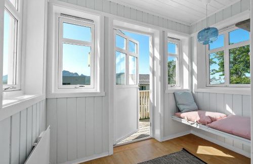 Ramberg House | Historic Ramberg House with Oceanfront Views & Breakfast