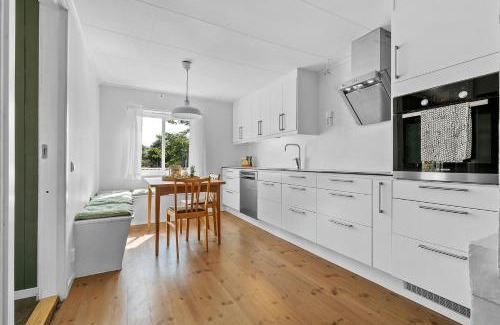 Ramberg House | Historic Ramberg House with Oceanfront Views & Breakfast