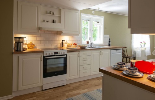Fjalkinge House | Discover Hus vid Kjugekull: Pet Friendly with Lake Views